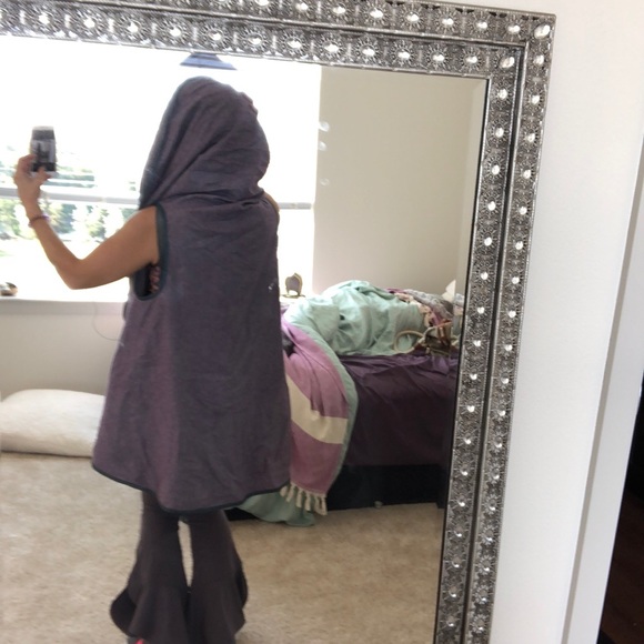 Wool Remy Cape - Picture 5 of 5